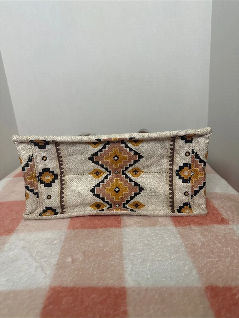 Wrangler Beige Brown & Yellow Geometric Tote